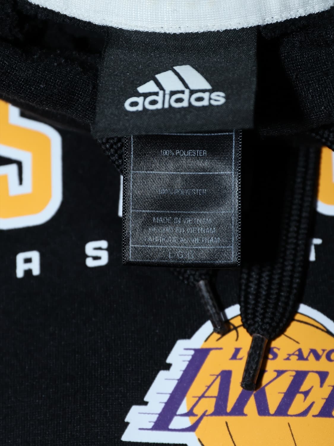 아디다스 레이커스 후드티 블랙 상품이미지3