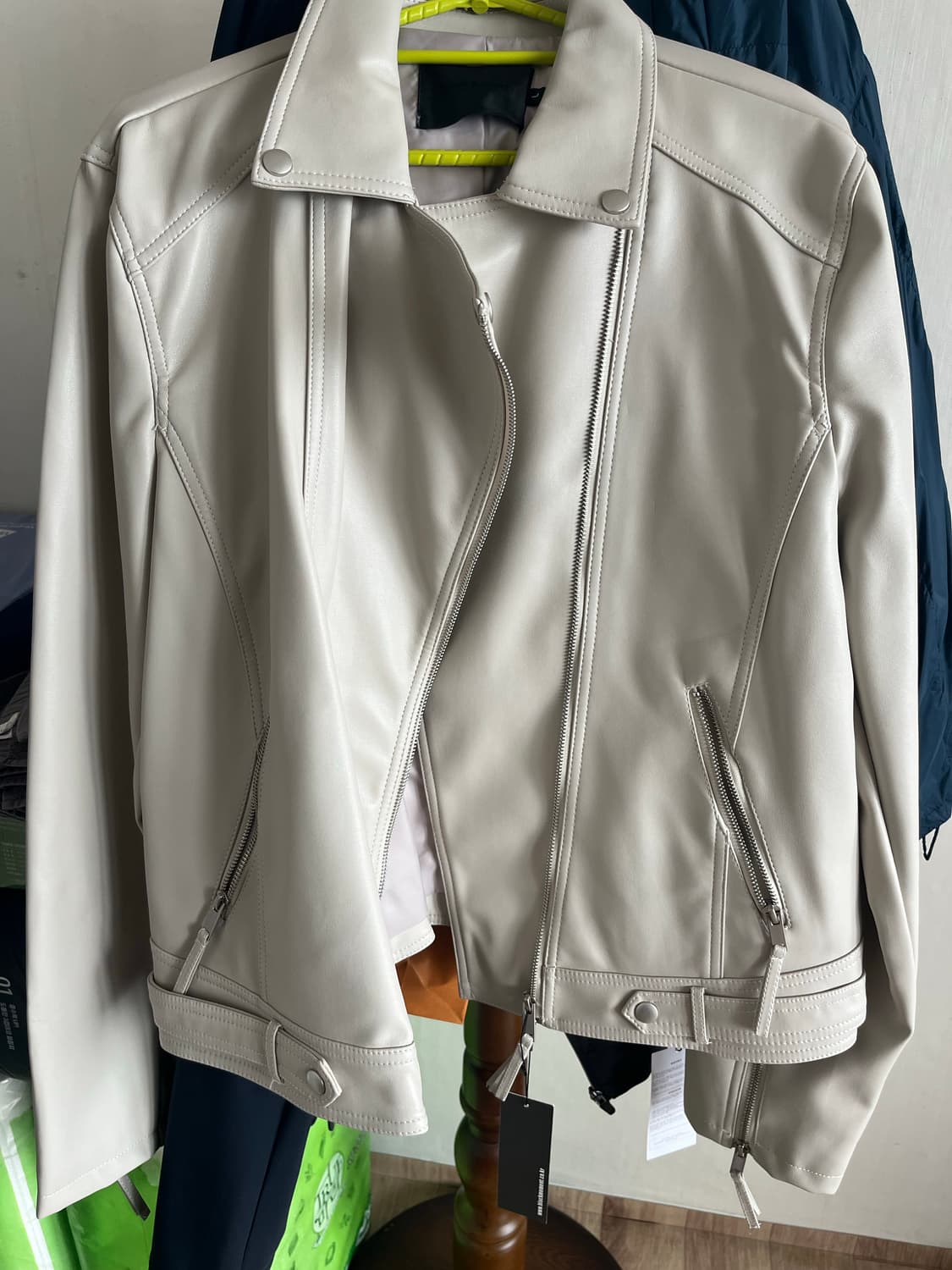 블랙모먼트 화이트 라이더 자켓 상품이미지1