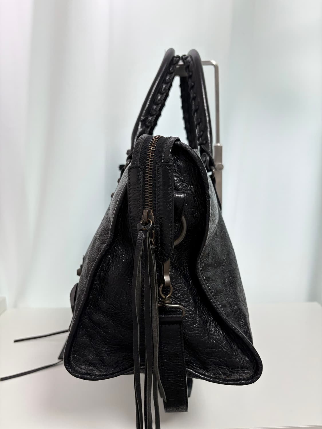 발렌시아가 파트타임 모터백 블랙 상품이미지8