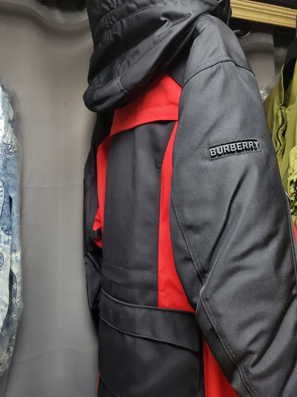 버버리 익스클루시브 멀티포켓 다운파카 상품이미지4