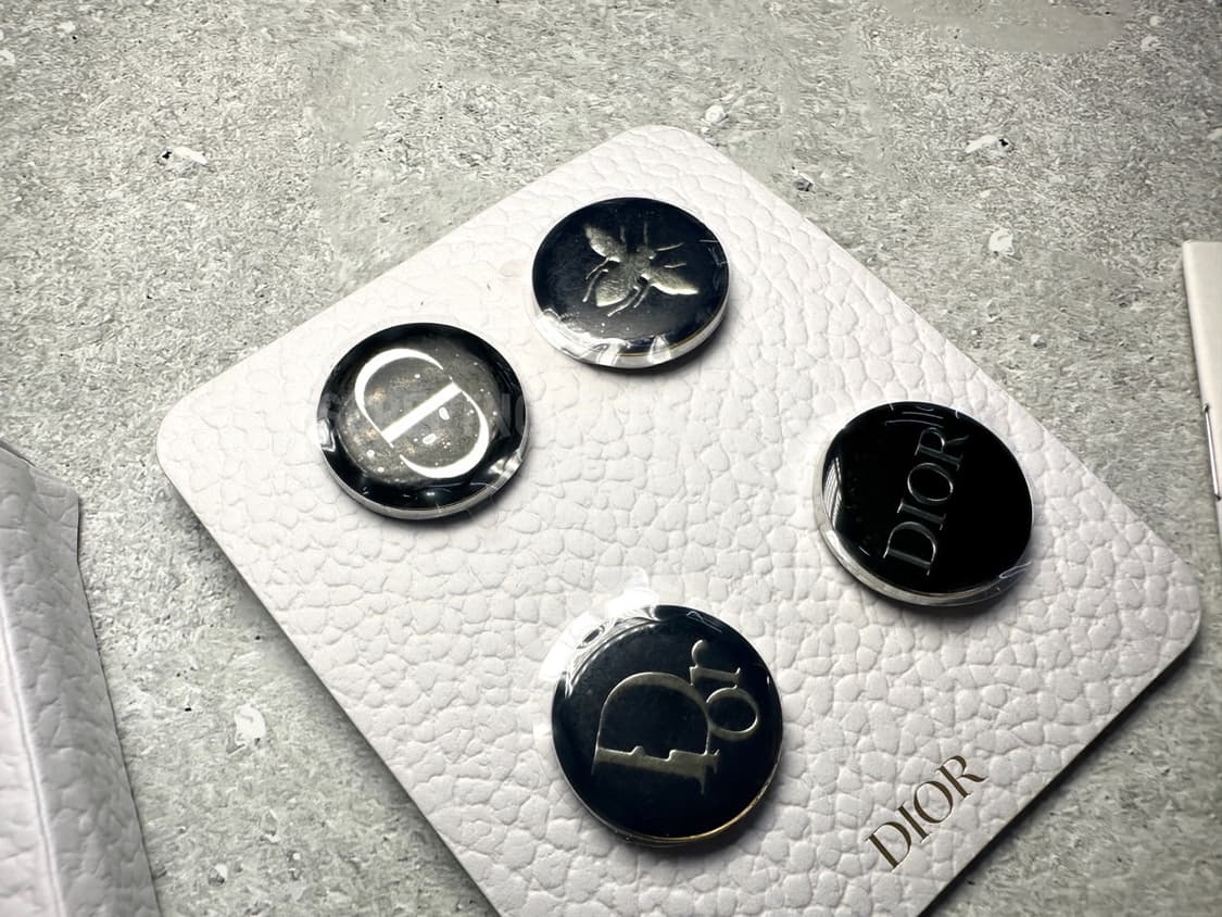 디올뷰티 익스크루시브 핀뱃지 남성 정장 브로치 상품이미지9