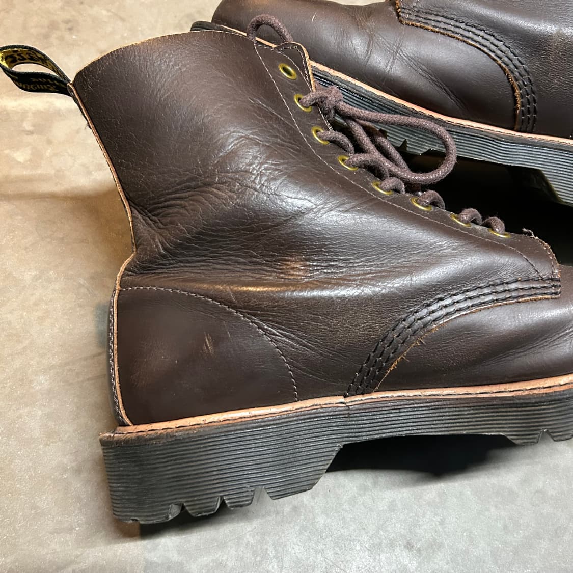 270) 닥터마틴 파스칼 8홀 브라운 부츠 상품이미지3