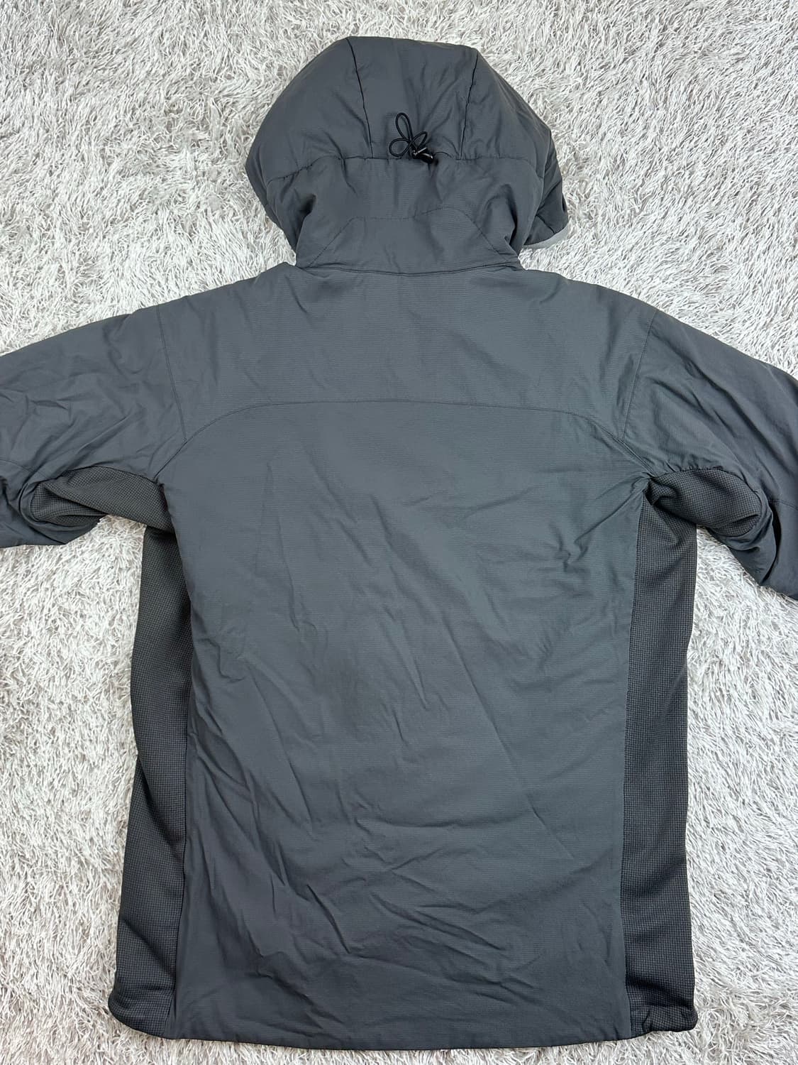 [M] 정품 아크테릭스 구형 아톰 LT 후디 다크그레이 상품이미지3