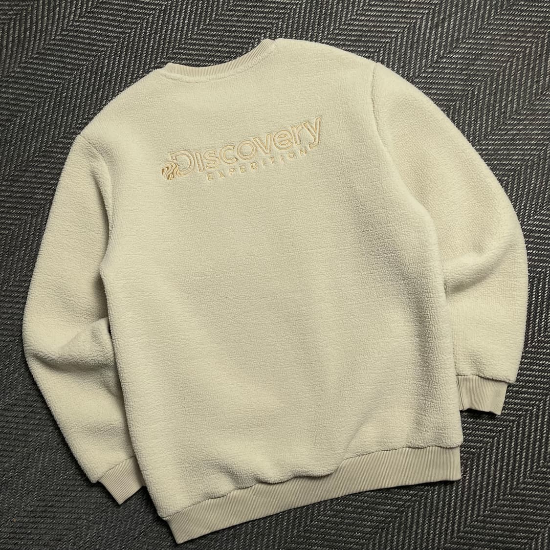 디스커버리 포켓 디테일 플리스 맨투맨 아이보리y 5352 상품이미지1