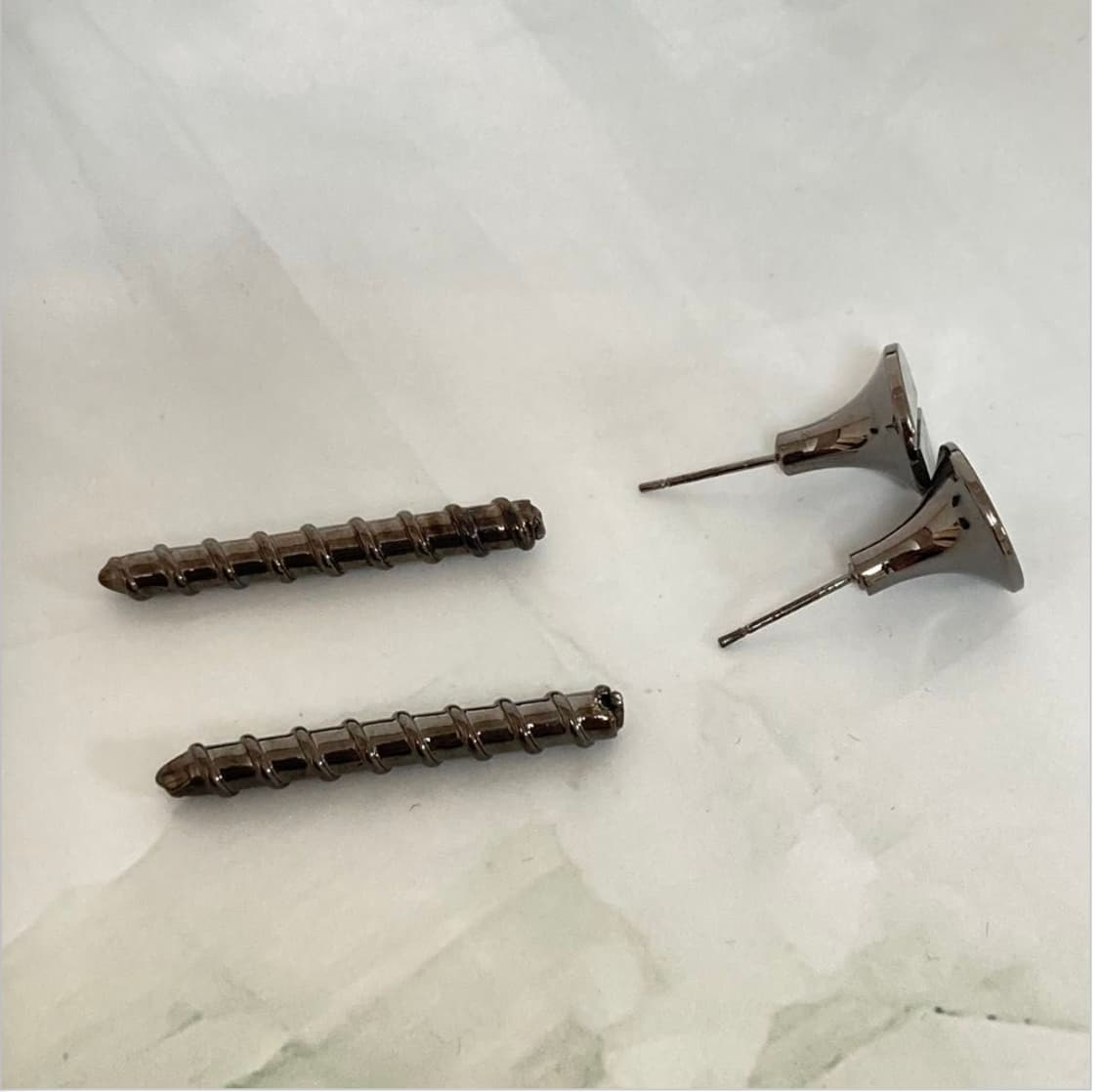 비비안웨스트우드 아카이브 orb 각인 못 귀걸이 상품이미지3