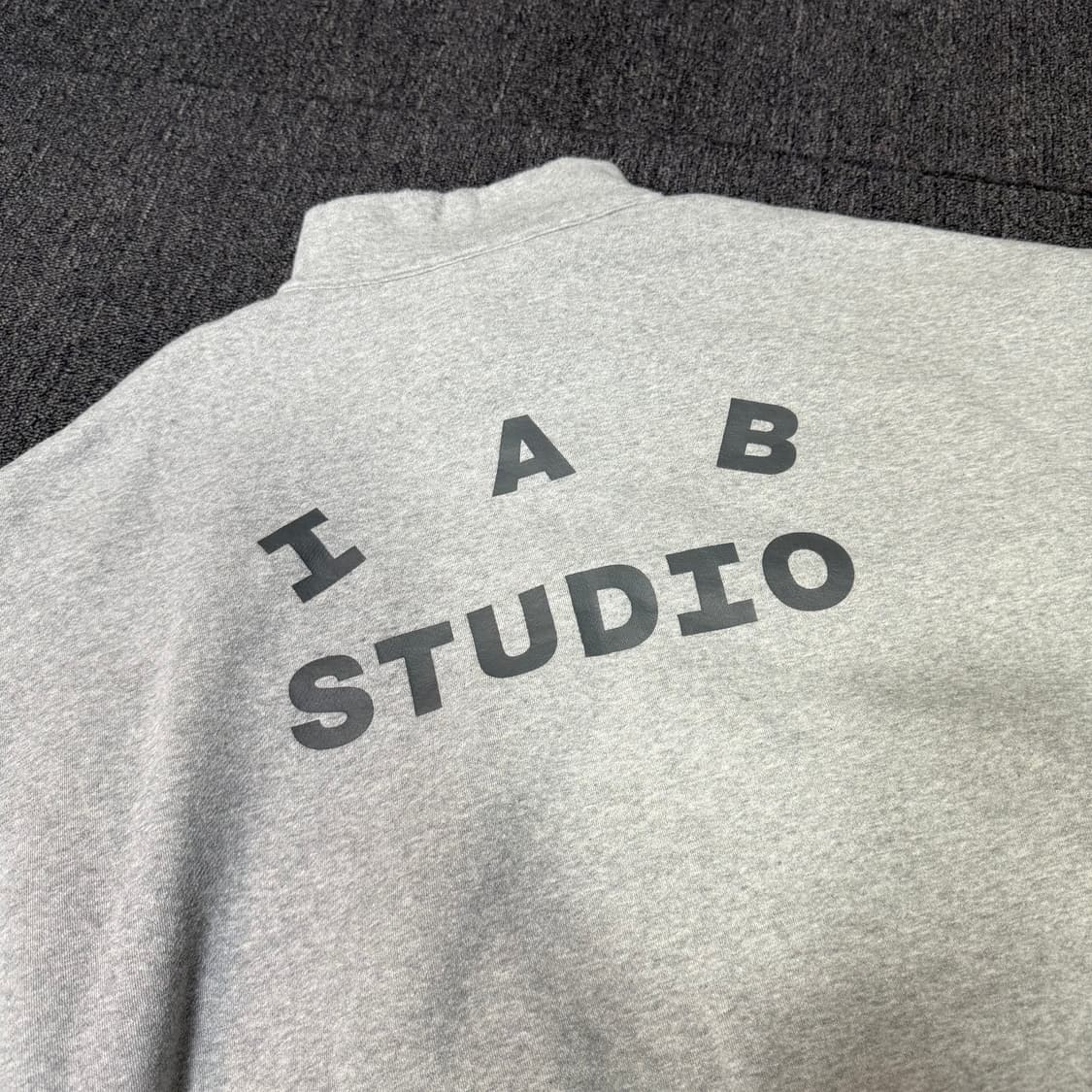 아이앱 스튜디오 x 현대 모비스 하프 집 풀오버 그레이 상품이미지8