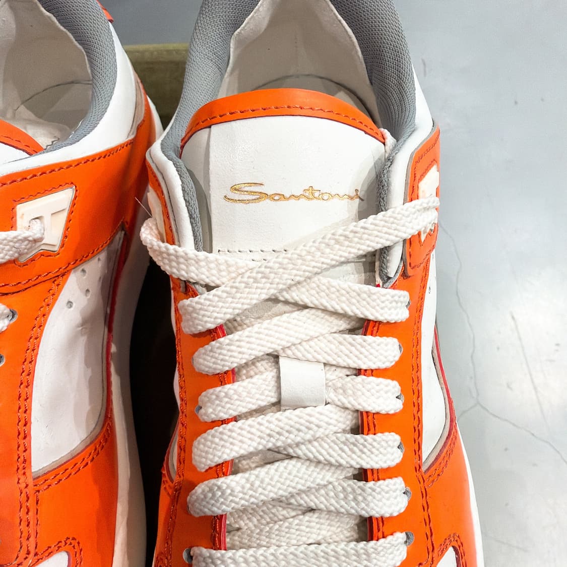 (정품/새상품) SANTONI 산토니 남성 오렌지 화이트 레더 스니커즈  상품이미지2