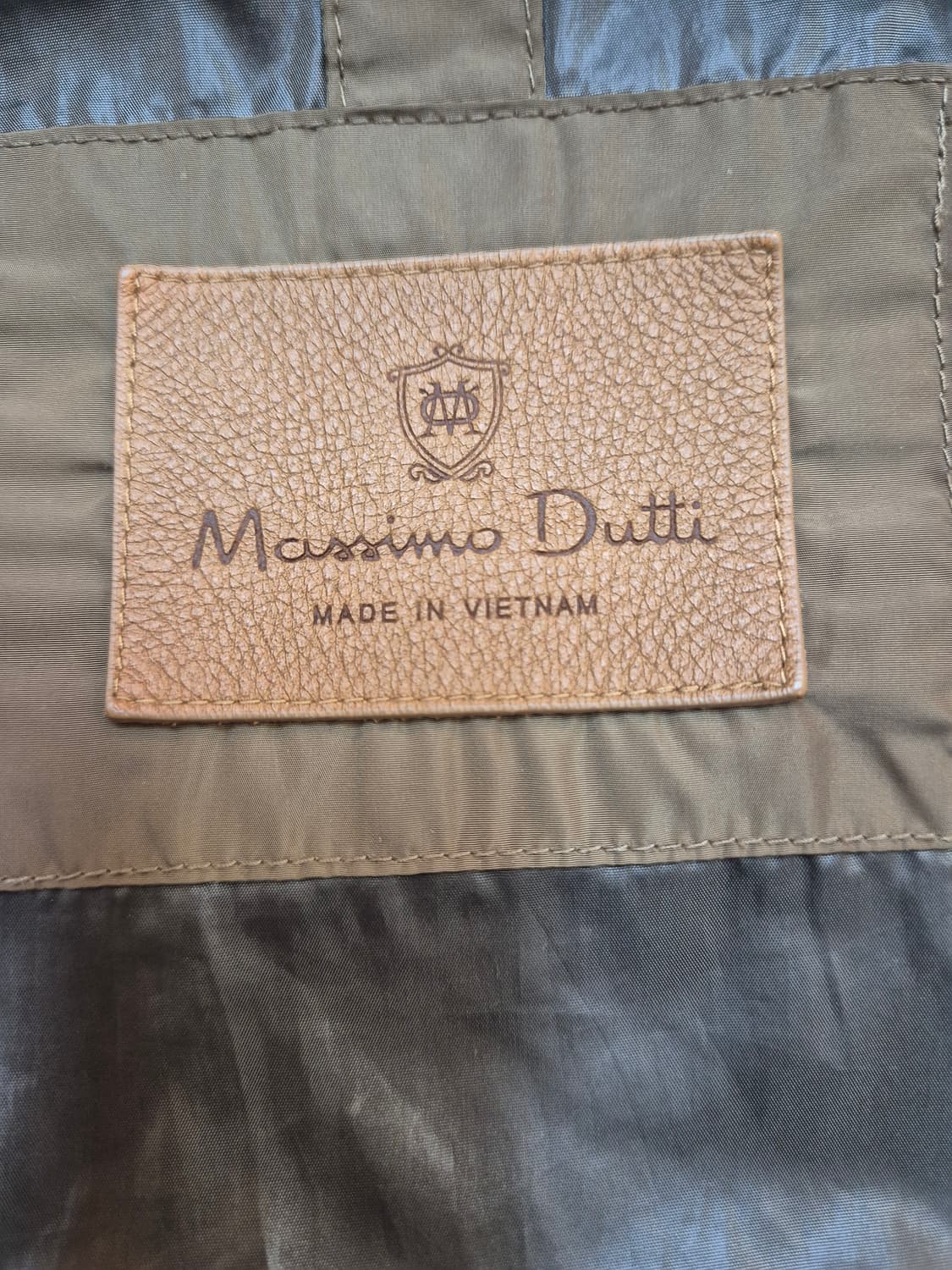 Massimo Dutti 카키색 자켓 XL 사이즈입니다. 넉넉한 핏으로  상품이미지7
