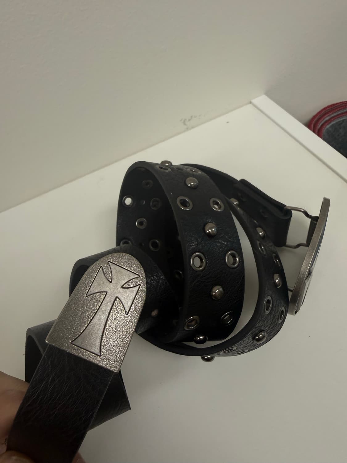 CROSS STUDDED EYELET LEATHER BELT 상품이미지9