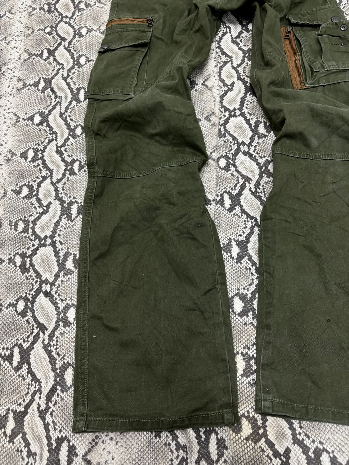“Dominate” Y2K Khaki Cargo Pocket Pants 상품이미지4
