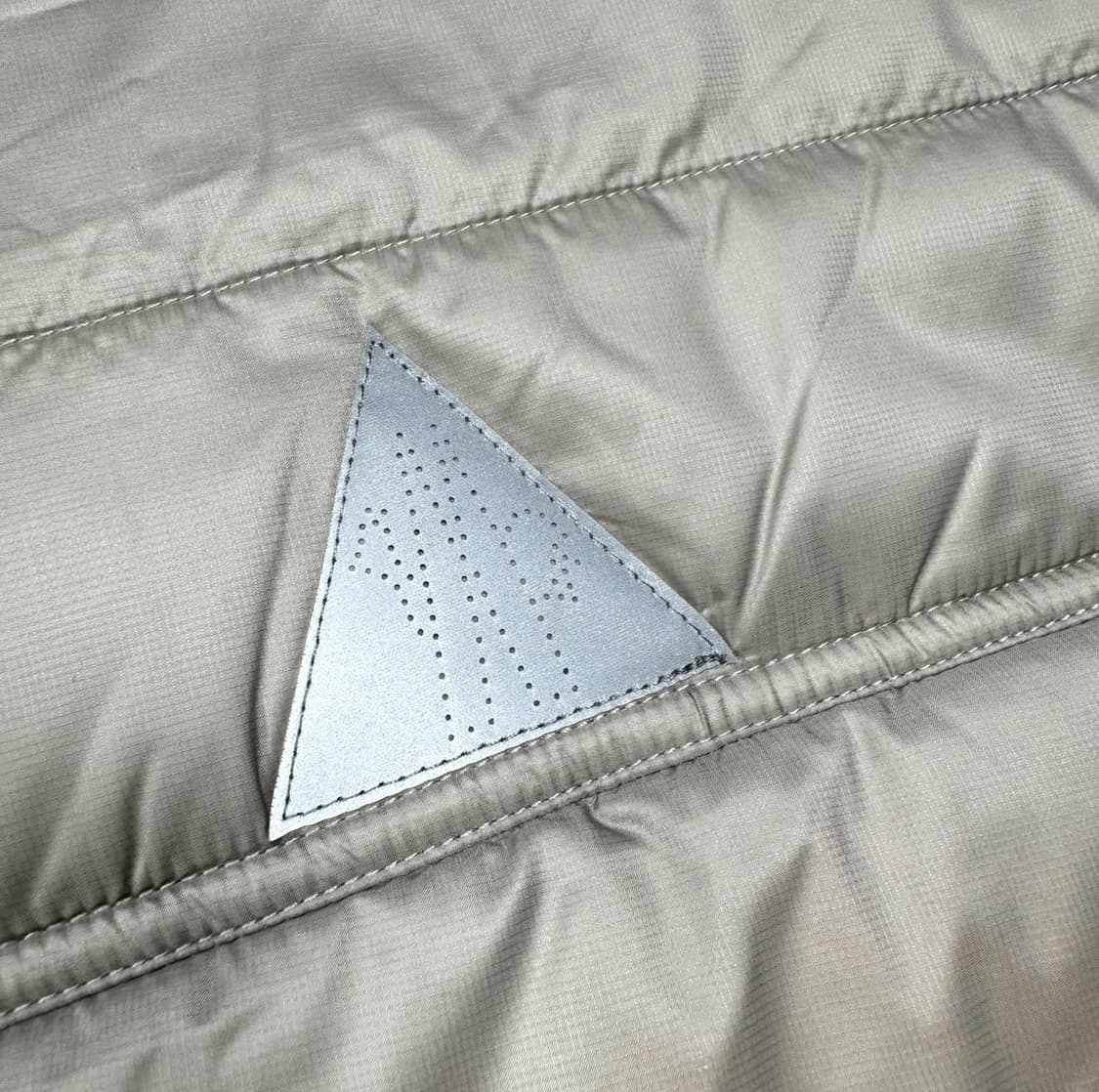 몽클레르 조끼 패딩 화이트 상품이미지7