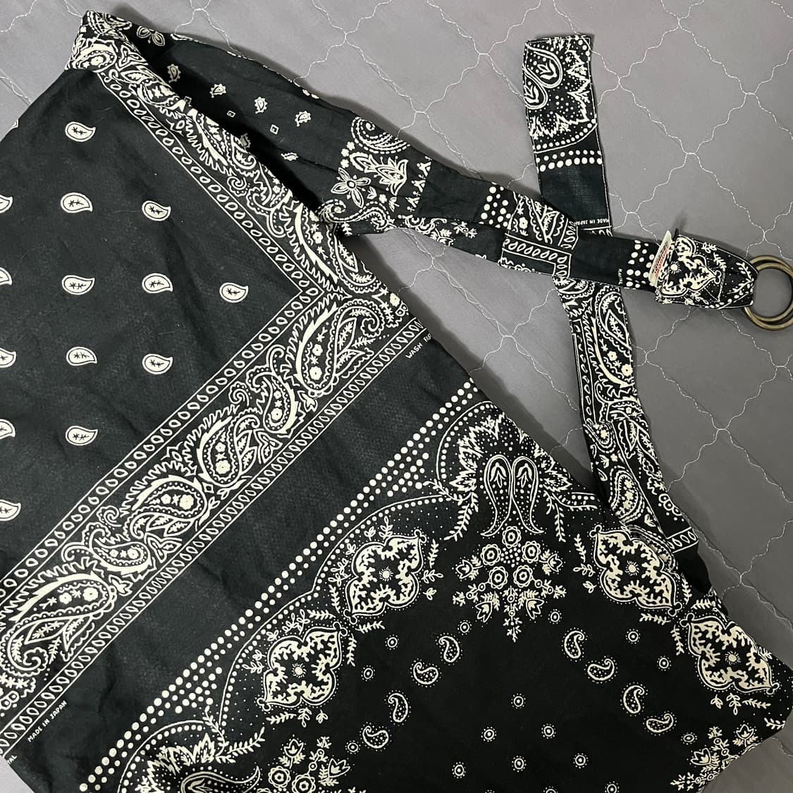 캐피탈 거즈 랫 브랜드 반다나 패치워크 패턴 트랜짓 스너프킨 백 블랙 상품이미지2