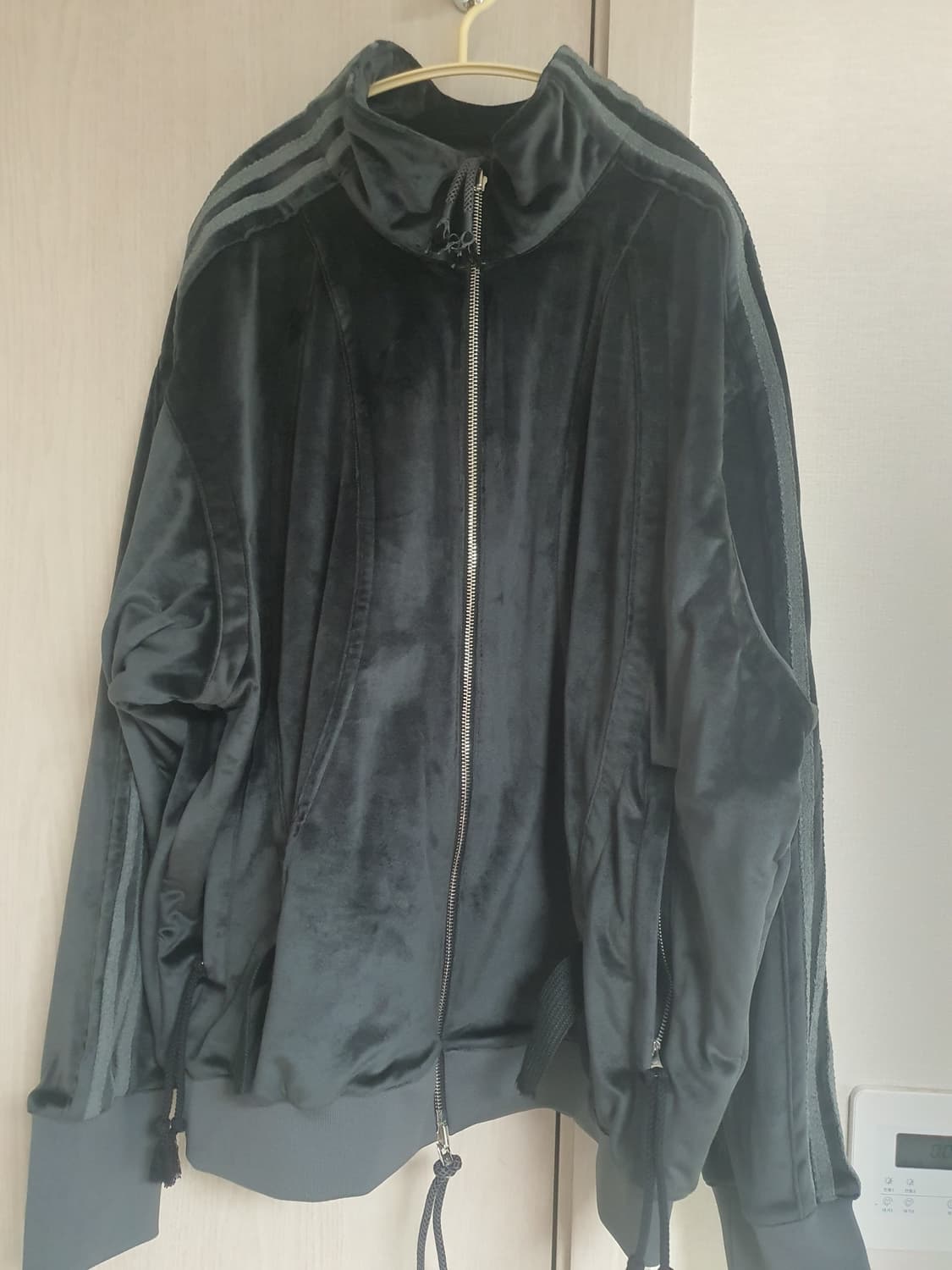 아디다스 X 송 포 더 뮤트 트랙져지 블랙 us L사이즈 상품이미지2