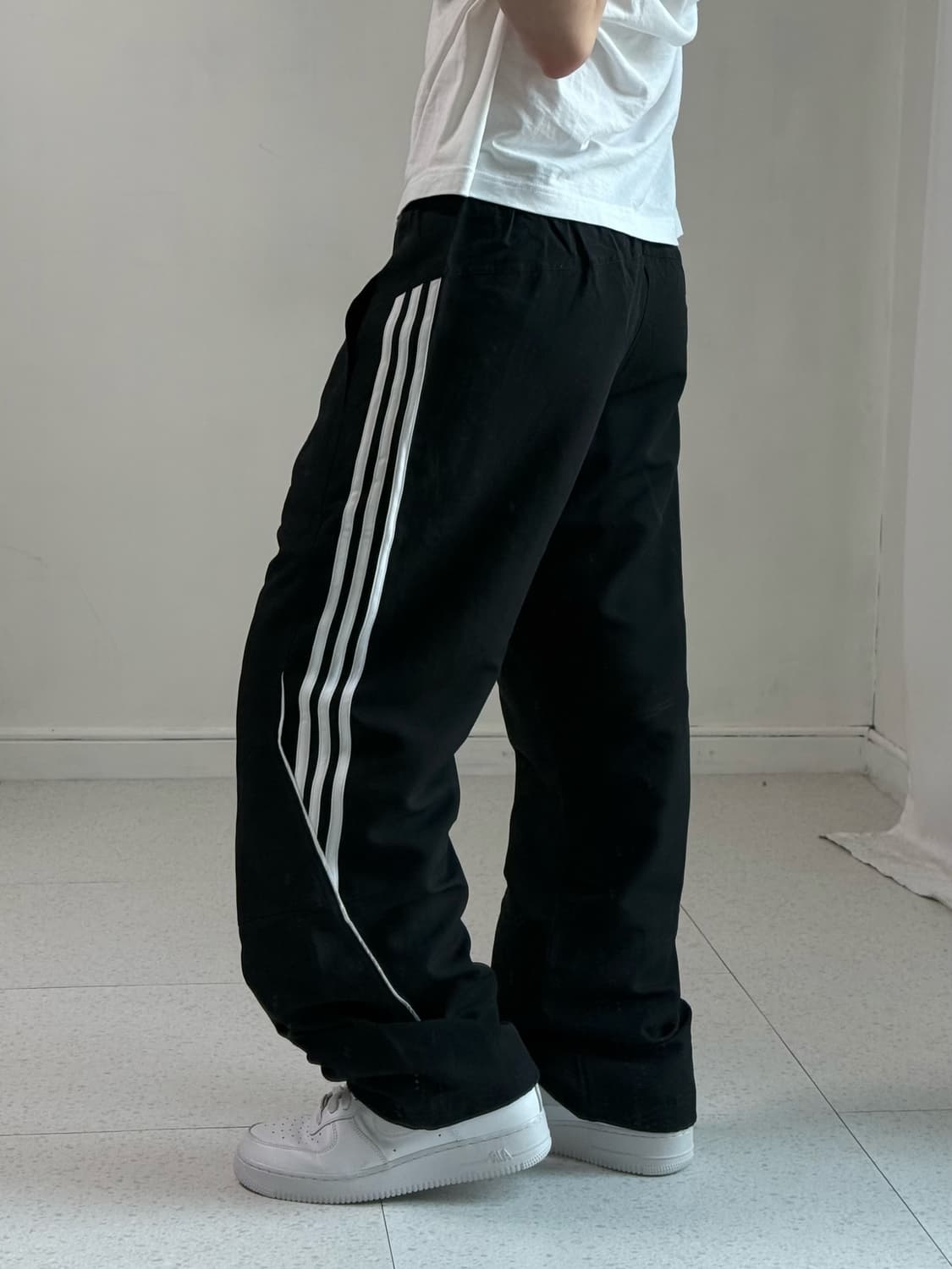아디다스 블랙 트랙팬츠 상품이미지3