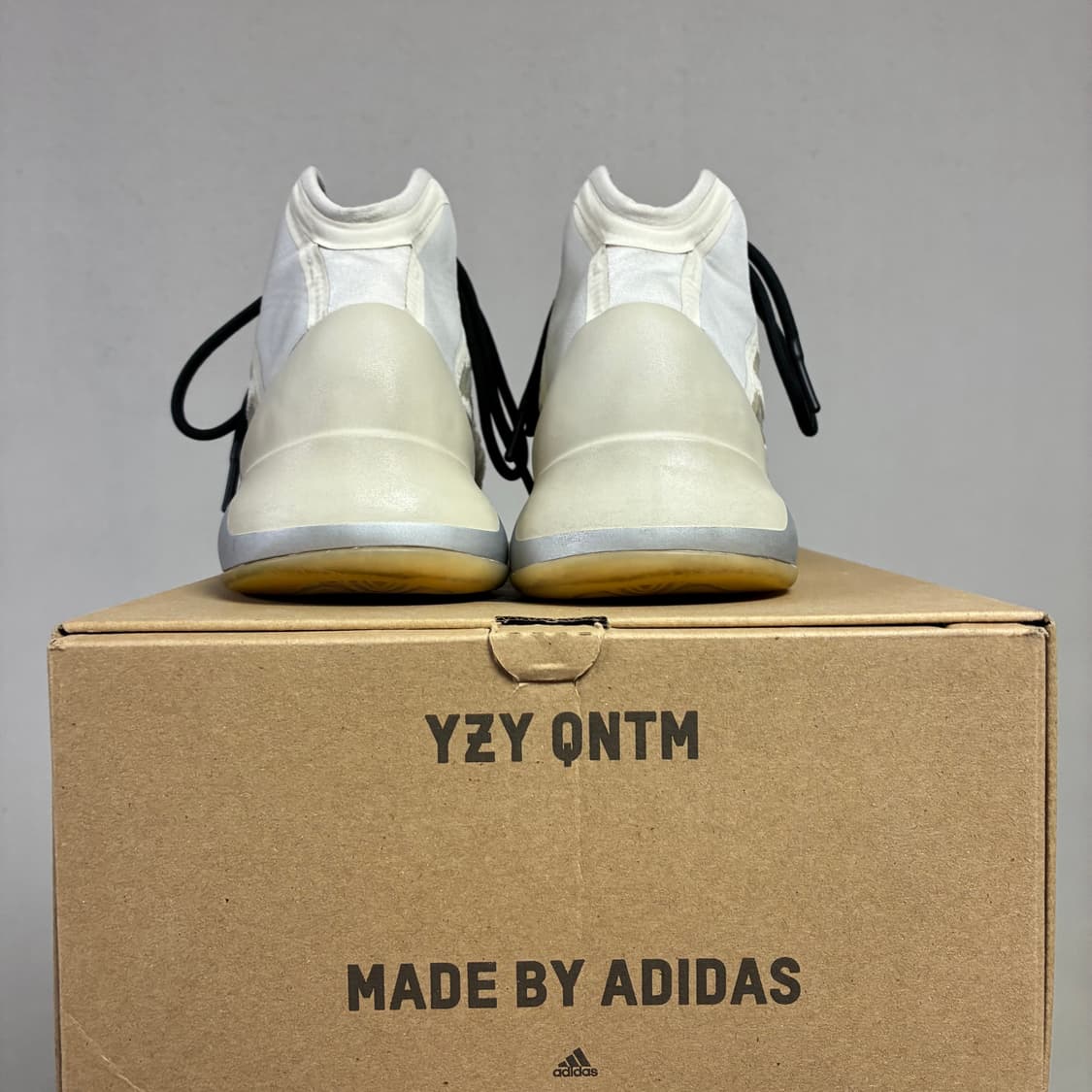 [260]아디다스 YZY QNTM 퀀텀 미스트 슬레이트 상품이미지4