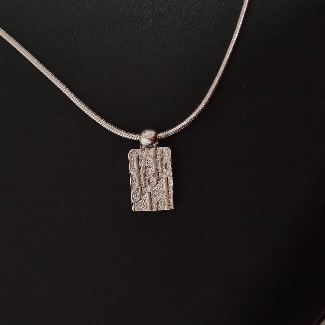 디올 크로터 오블리크 목걸이 상품이미지1