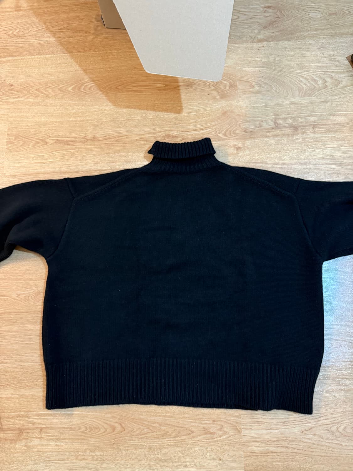 더로우 캐시미어 터틀넥 니트 라지 상품이미지5