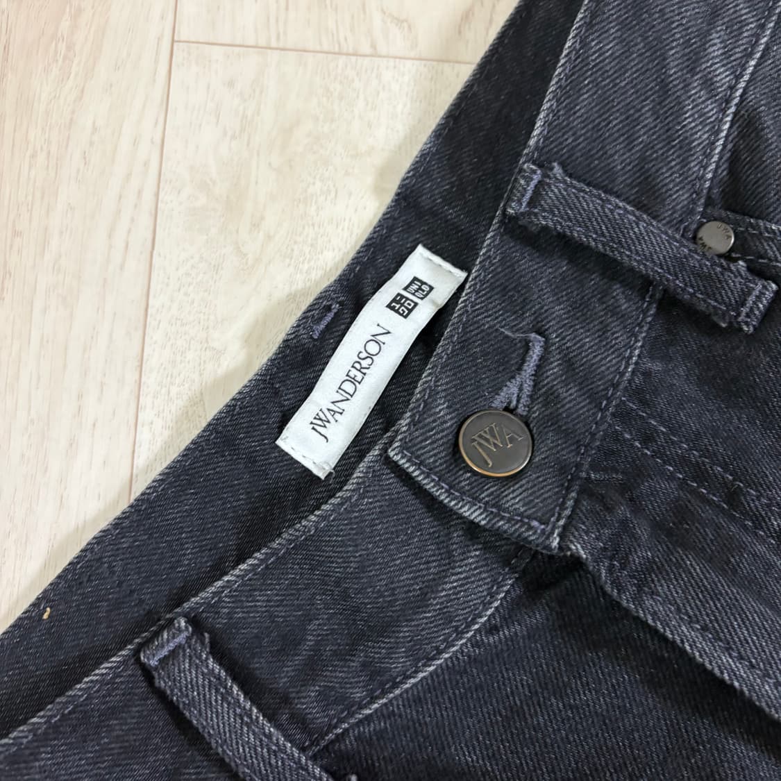 Uniqlo x JW anderson 23fw 와이드핏진 31사이즈 상품이미지3