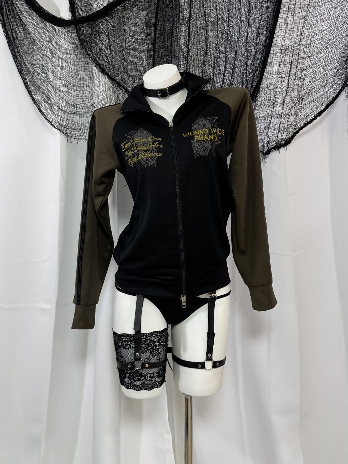 khaki printing zip up 상품이미지1