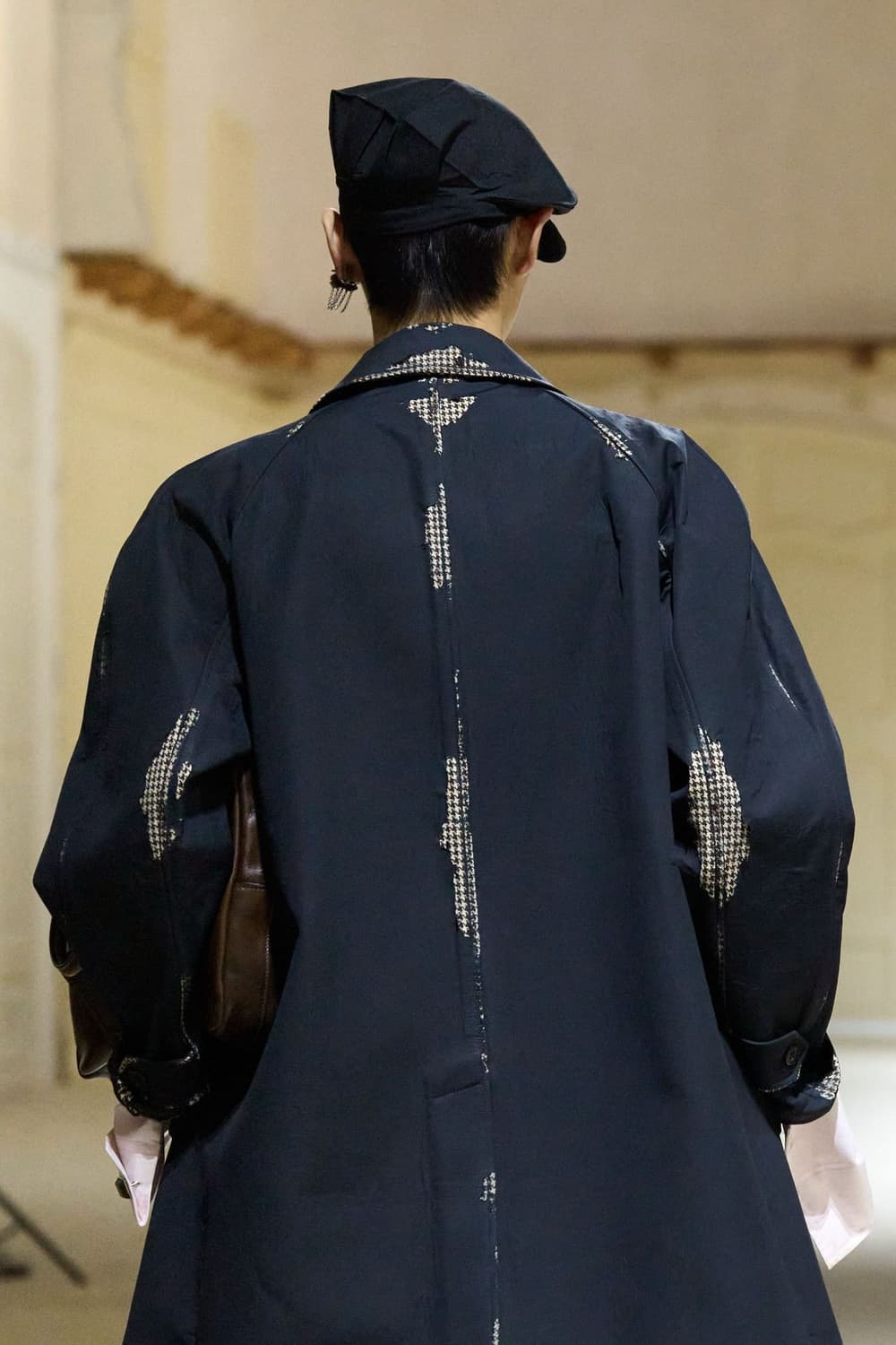 프라다 18aw 로고 패치 체스터필드 코트 상품이미지10