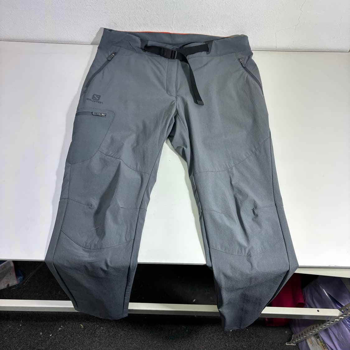 우먼L 살로몬 그레이 슬림핏 등산팬츠 상품이미지2