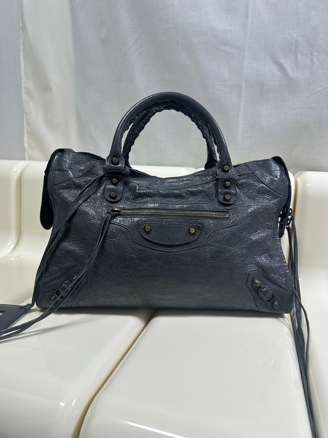 [A 정품] 발렌시아가 시티 모터백 미디움 다크그레이 상품이미지5