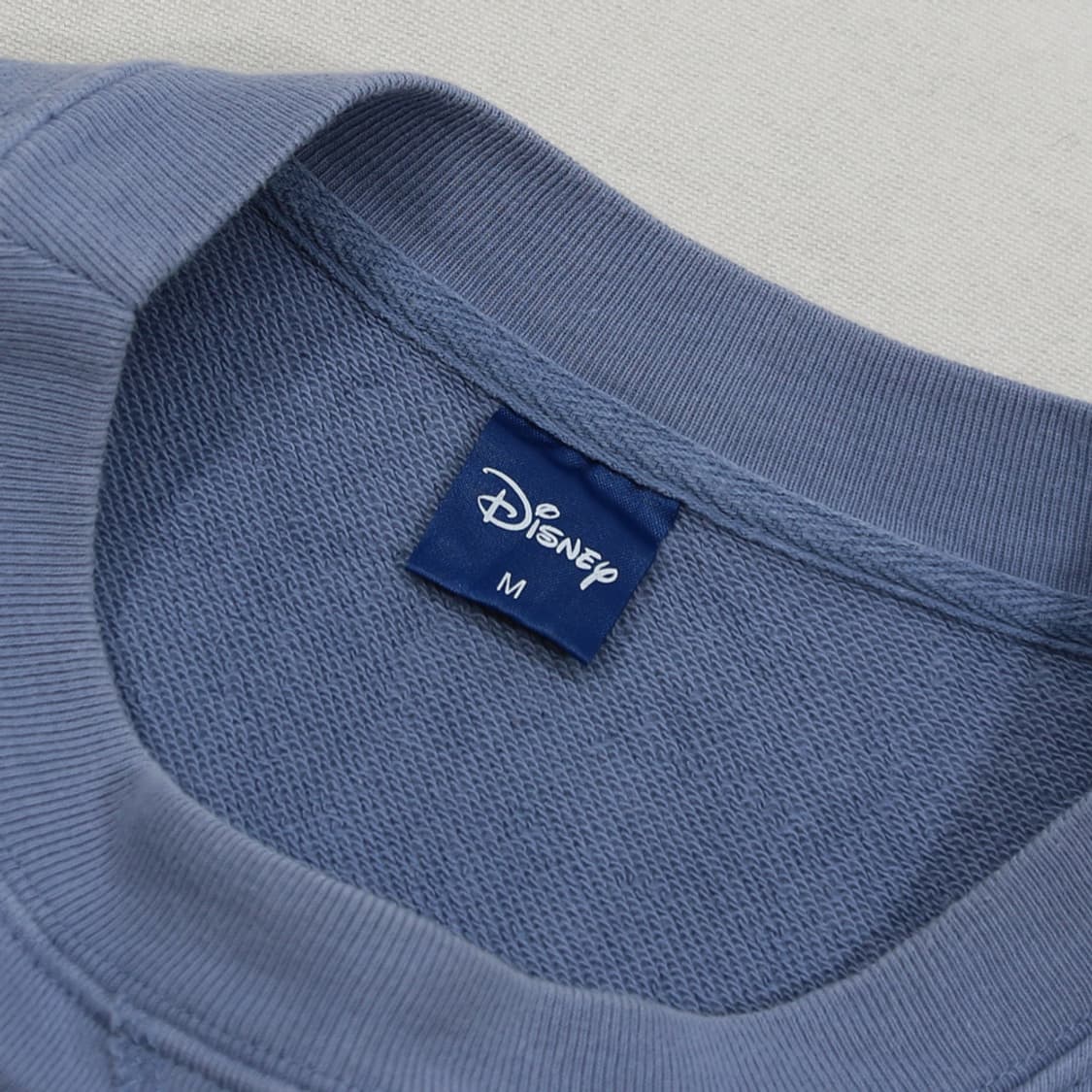 (착용컷) 디즈니 미키마우스 스웻 셔츠 (남성용 105) 상품이미지5