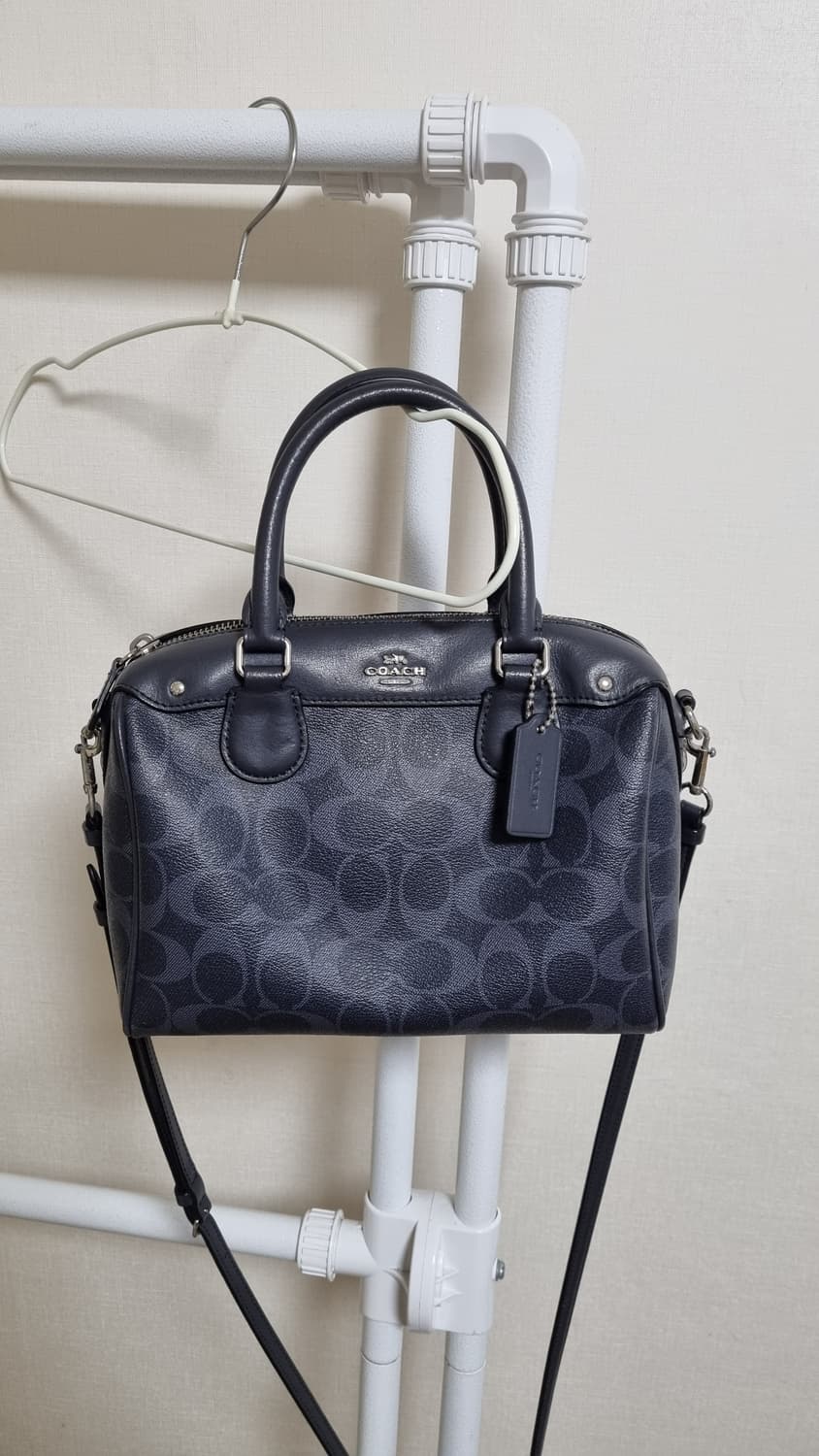 코치 시그니처 네이비 토트 크로스백  상품이미지1