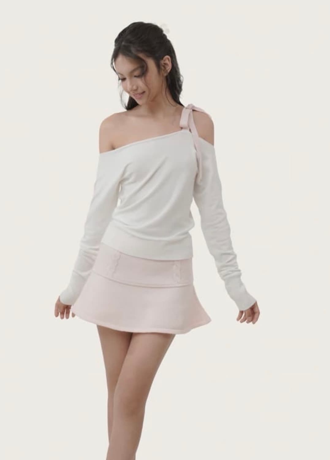 클리시어 스트로베리 크림 원숄더니트 상품이미지1