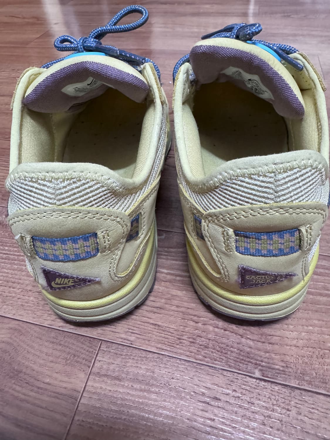 (245) 트래비스 스캇 에어맥스 1 캑터스 골드 상품이미지3