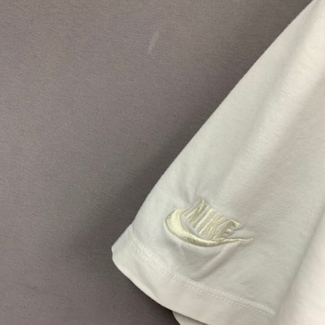 L 나이키 클럽 에센셜 멀티 스우시 반팔티 상품이미지4