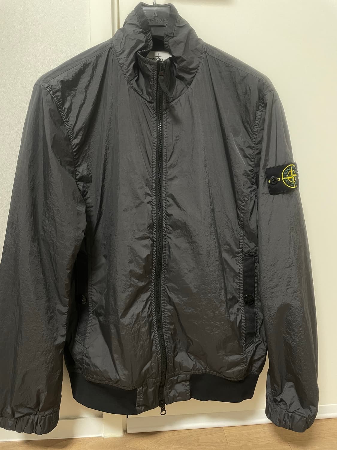 (새상품) 스톤아일랜드 크링클랩스 바람막이 상품이미지2