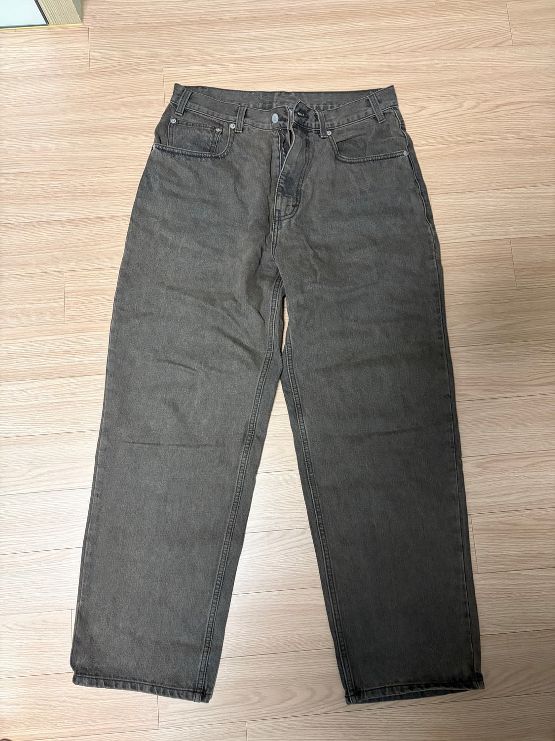 디스이즈네버뎃 레귤러 핏 진 브라운 상품이미지1