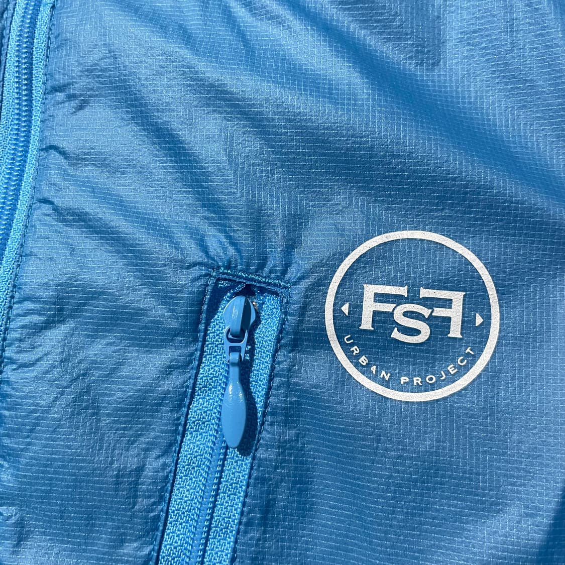 프라그먼트 디자인 x 소프넷 윈드브레이커 상품이미지4