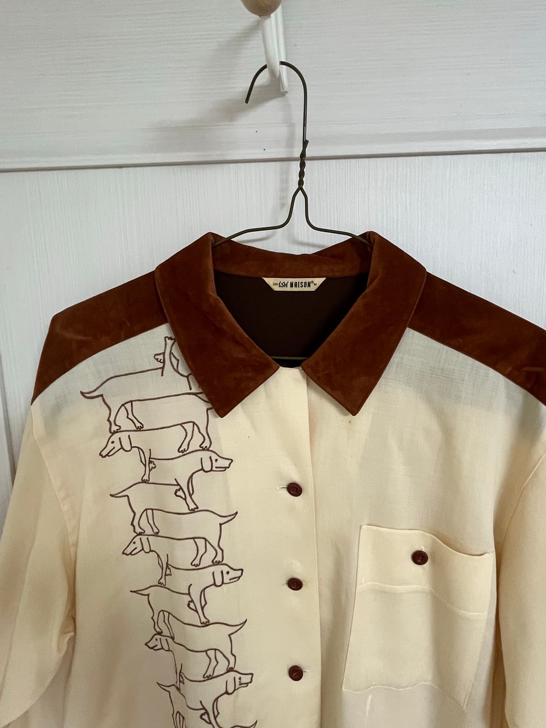 ISH MAISON 스웨이드 배색 강아지 자수 셔츠 블라우스 상품이미지3