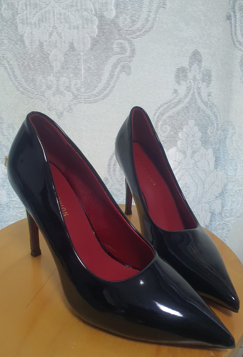 럭셔리 블랙 에나멜 스틸레토 하이힐 상품이미지5