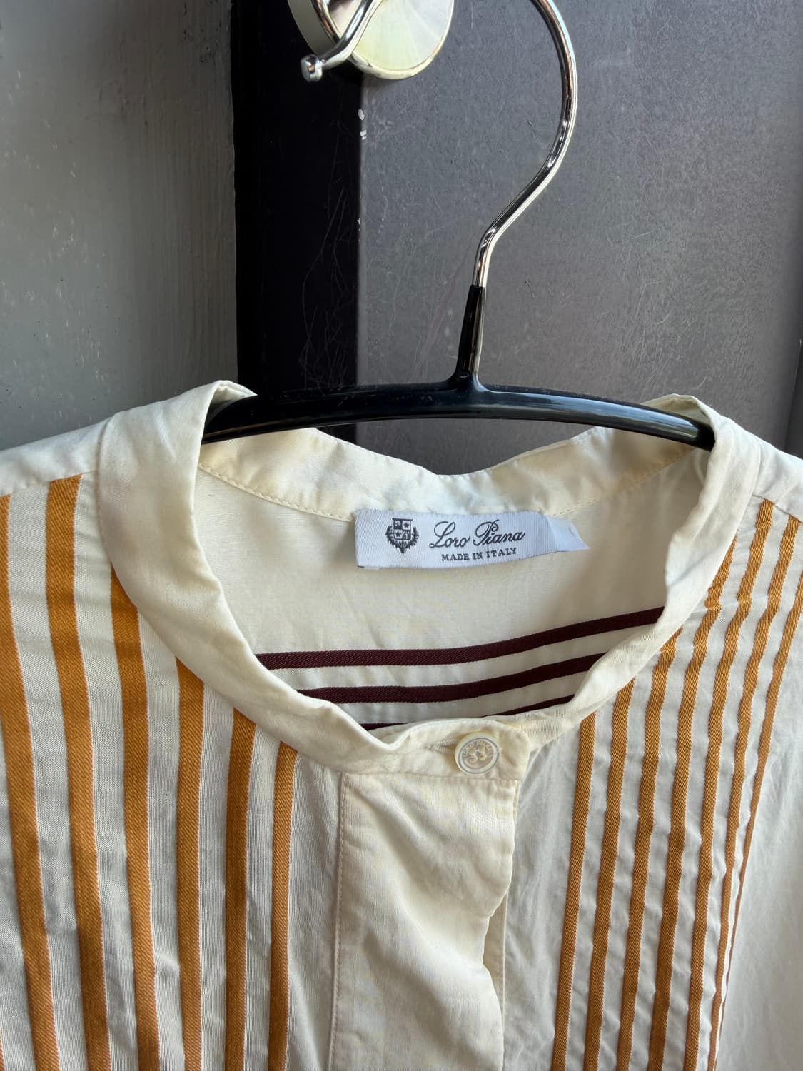 S/ 로로피아나 실크 백패널 스트라이프 블라우스 상품이미지7