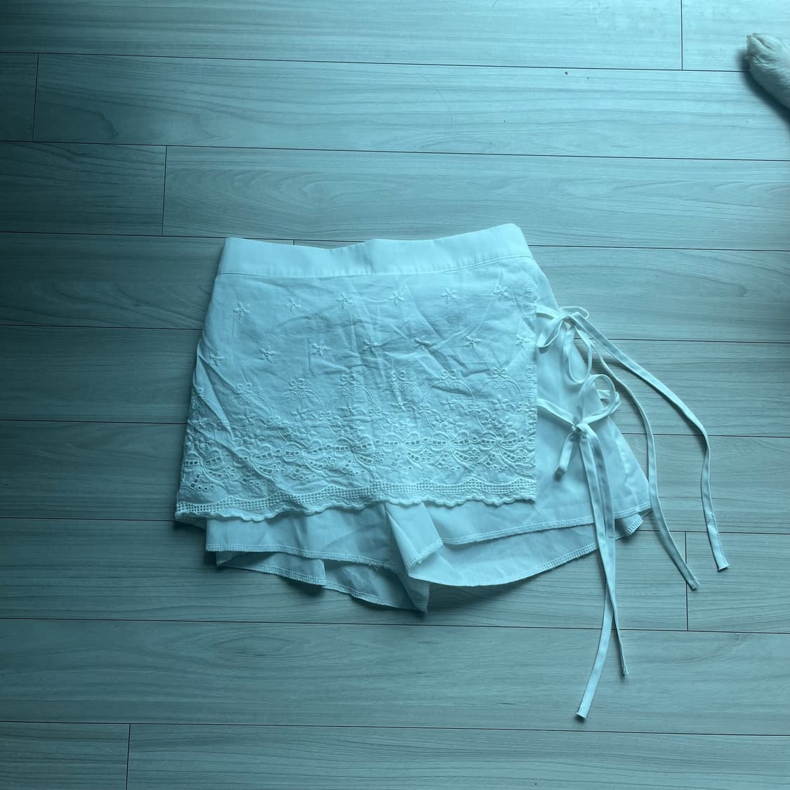 아워캐비넷 펀칭 랩 스커트 상품이미지3