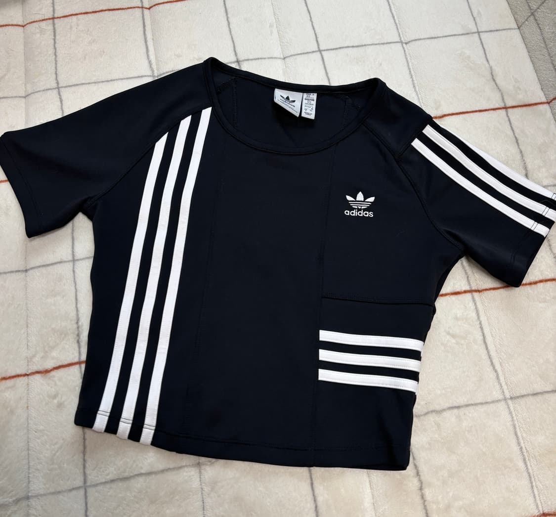 아디다스 파이어버드 크롭 반팔 크롭탑 블랙 상품이미지1