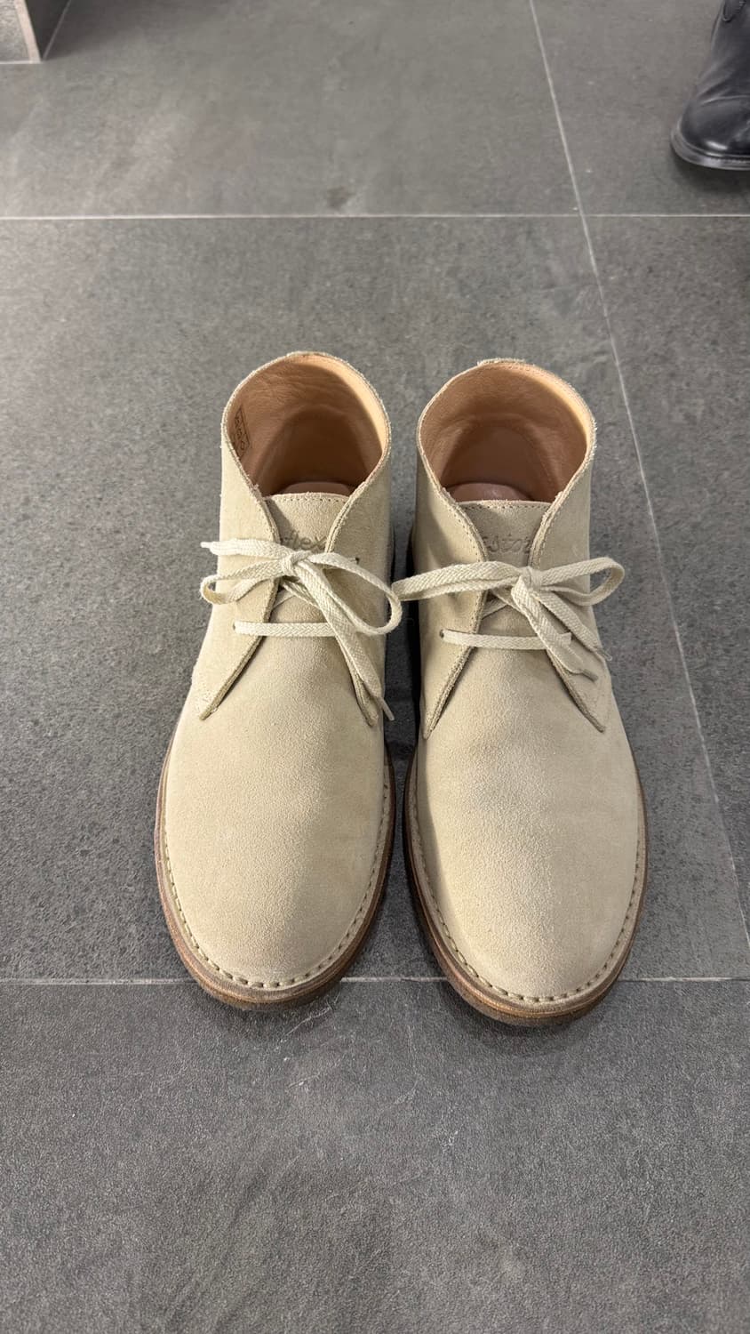 아스토플렉스 그린플렉스 에크루 42사이즈 팝니다 상품이미지1