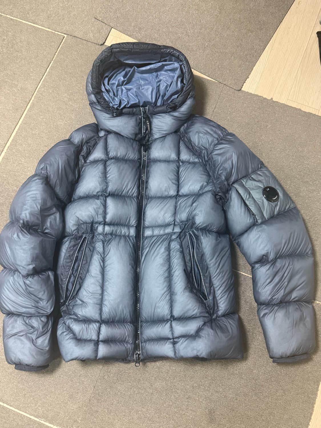 Cp컴퍼니 dd쉘 패딩 46 상품이미지2