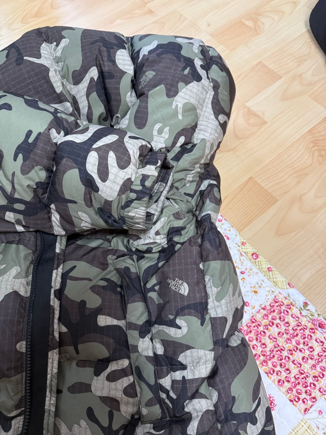 노스페이스 카모 패딩 상품이미지3