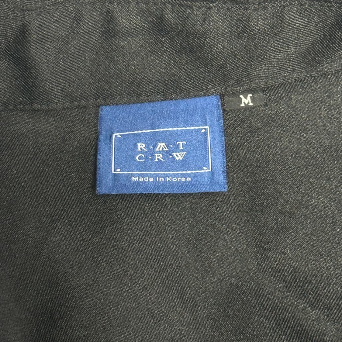 로맨틱크라운 블랙 셔츠 상품이미지4