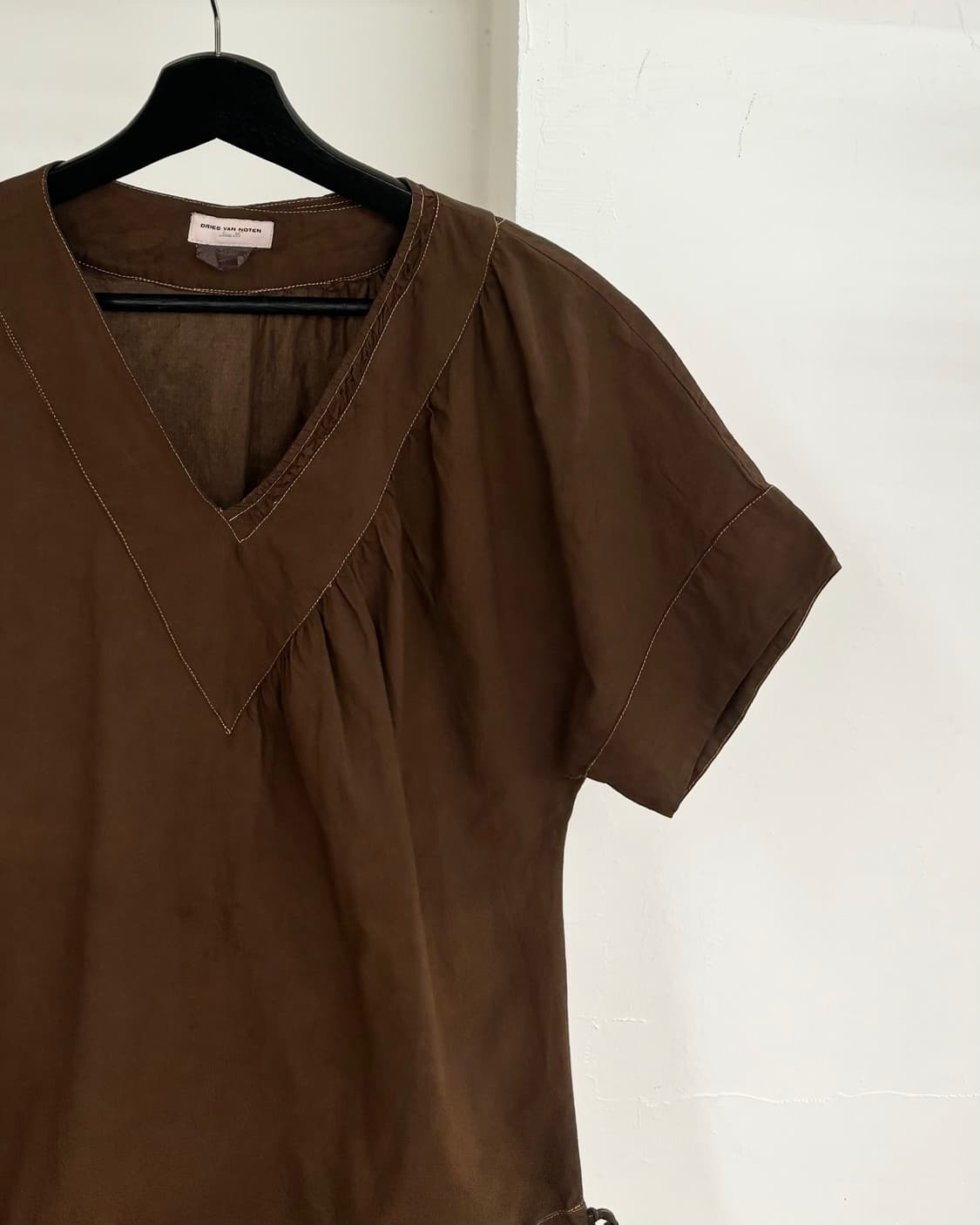 드리스 반 노튼 브라운 브이넥 드로스트링 반팔 블라우스 상품이미지4