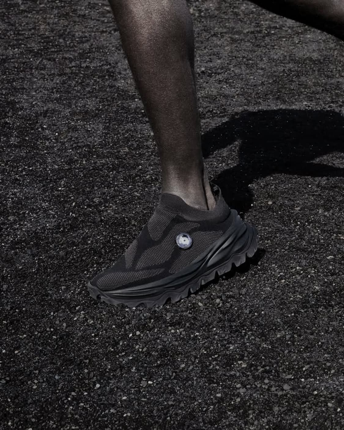 엘리엇 에밀 푸마 콜라보 나이트로 3 트레일 카본 러닝화 고프코어 블랙 상품이미지10