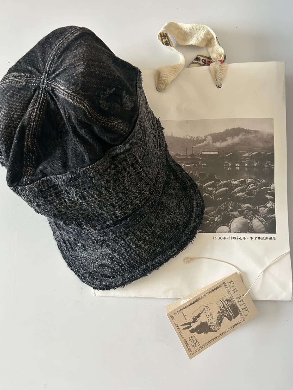 캐피탈 노인과 바다 11.5 oz 블랙 데님 크래시 리메이크 캡 상품이미지1