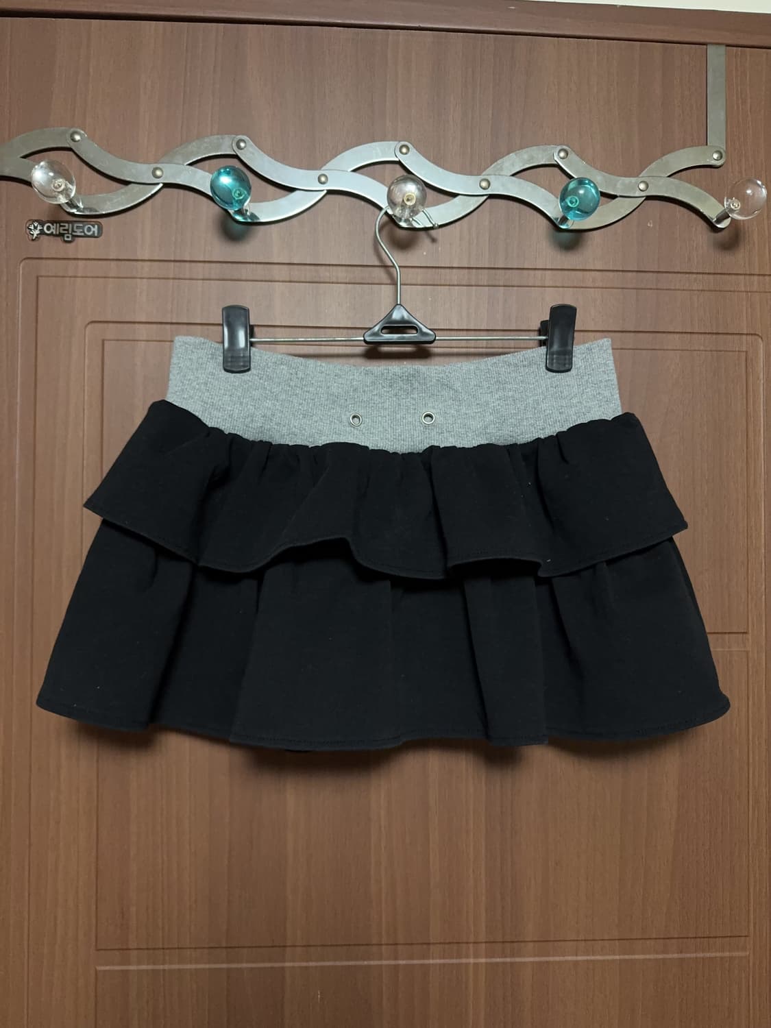 에이블리 지그재그 공겜여주 블랙 밴딩 트레이닝 프릴 캉캉 미니스커트 상품이미지1