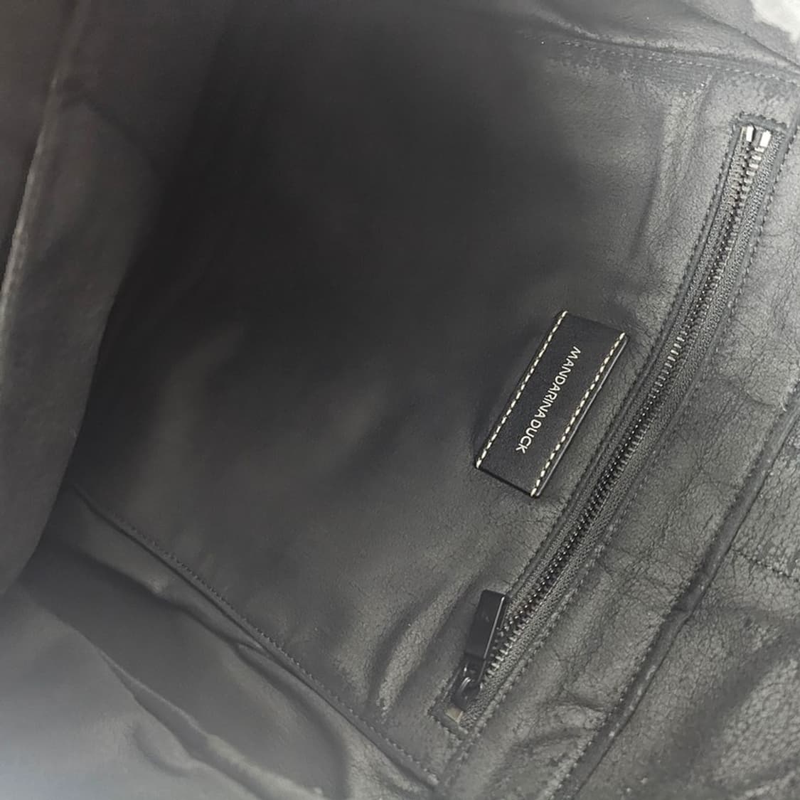 만다리나덕 레더 백팩 상품이미지6