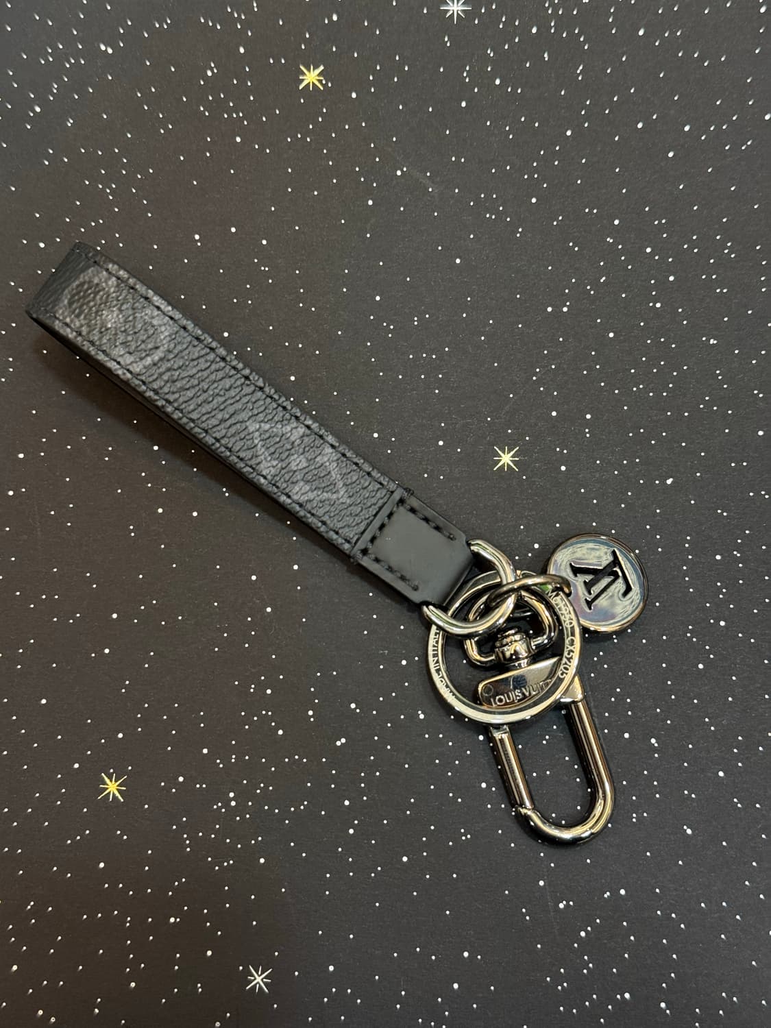 루이비통 드라곤느 백참 키링 상품이미지2