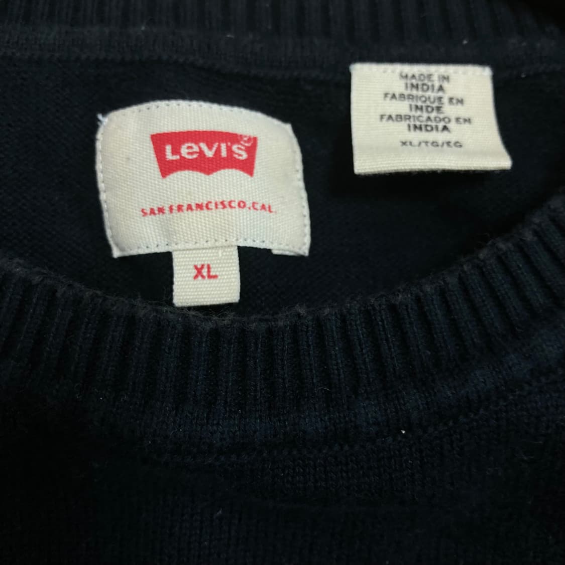 리바이스 스펠아웃 블랙 배색 니트 상품이미지3